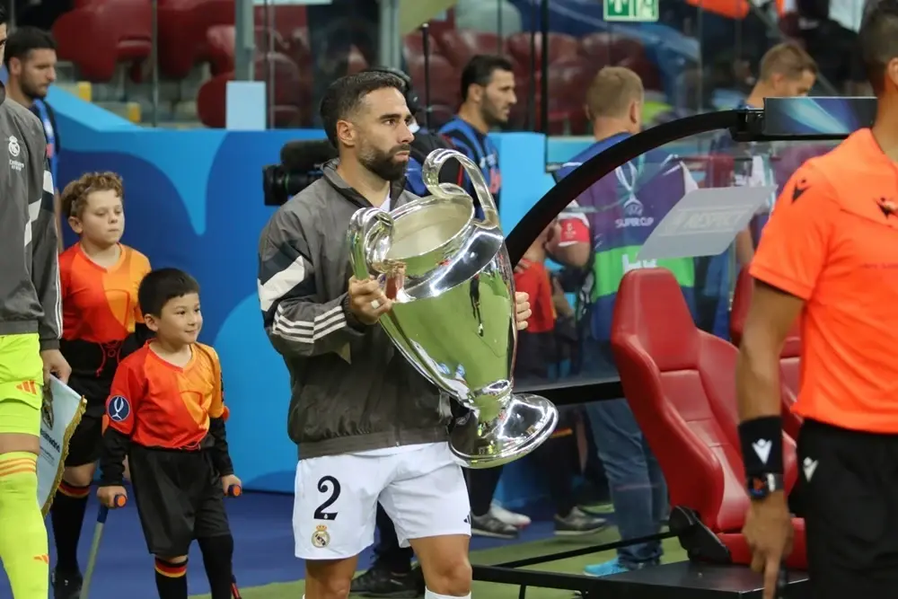 dani-carvajal-oficjalnie-pilkarzem-getafe-podpisal-kontrakt-do-2027-roku